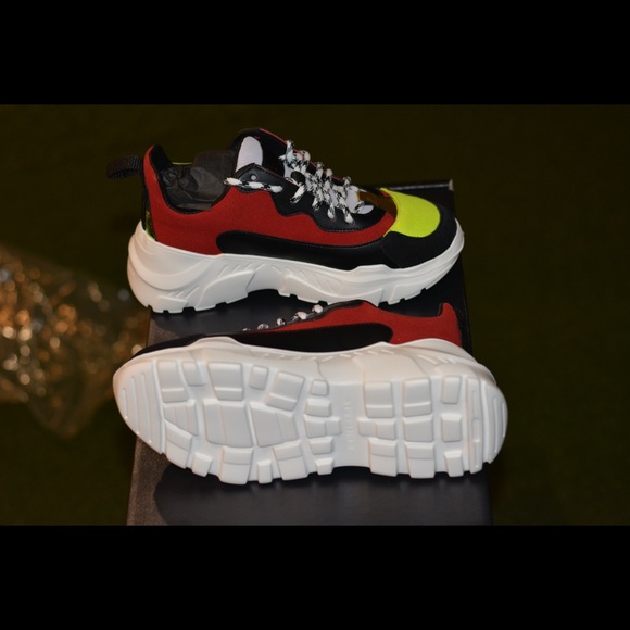 John Geiger 003 Volt - Picture 4 of 6